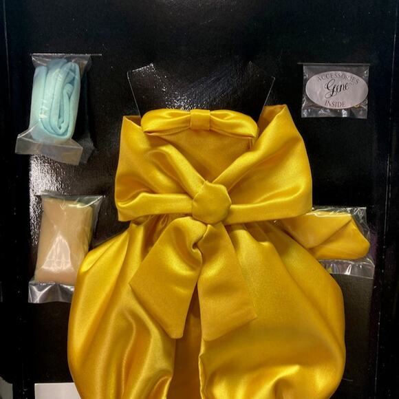 Vintage 90s Ashton-Drake 15.5" Gene Marshall GOLD SENSATION OF #94686 (1998) - Picture 3 of 5